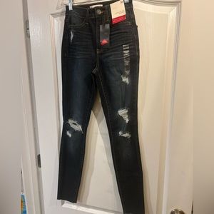 NEW with TAGS!!!! So super high rise jegging jeans .
